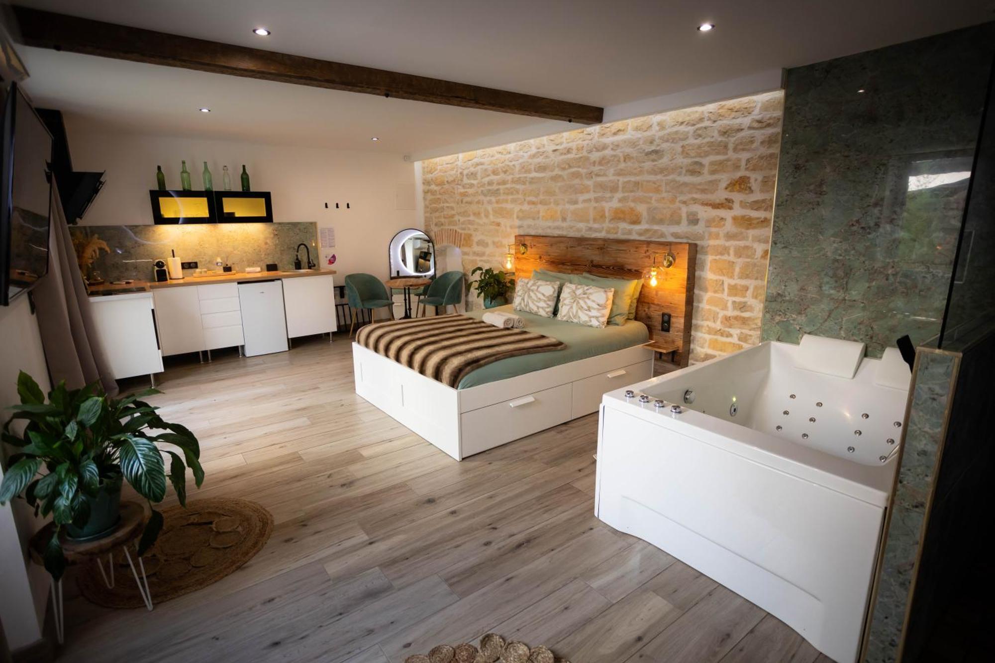Appartement Les Jardins Secrets - Gare & Centre By