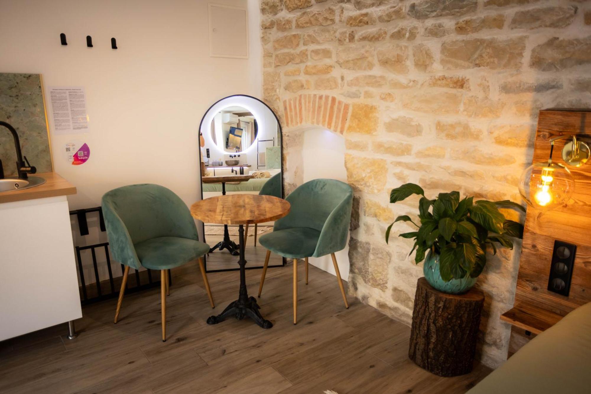 Appartement Les Jardins Secrets - Gare & Centre By Dijon